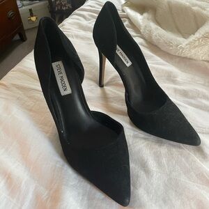 Steve Madden black suede heel size 10!